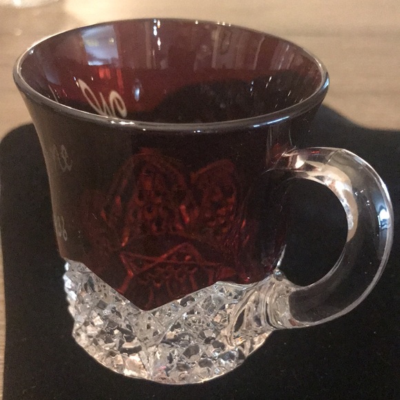 Vintage flash glass fair souvenir 1936 creamer and handled glass ruby red pair - Picture 3 of 16